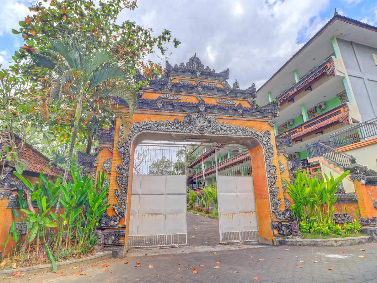 Batukaru Garden Hotel Ubung Denpasar Exterior foto