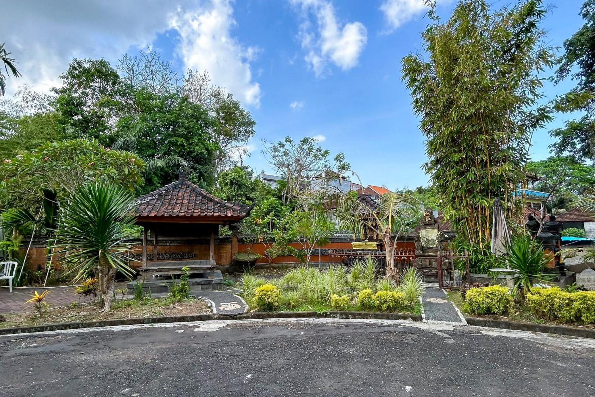 Batukaru Garden Hotel Ubung Denpasar Exterior foto