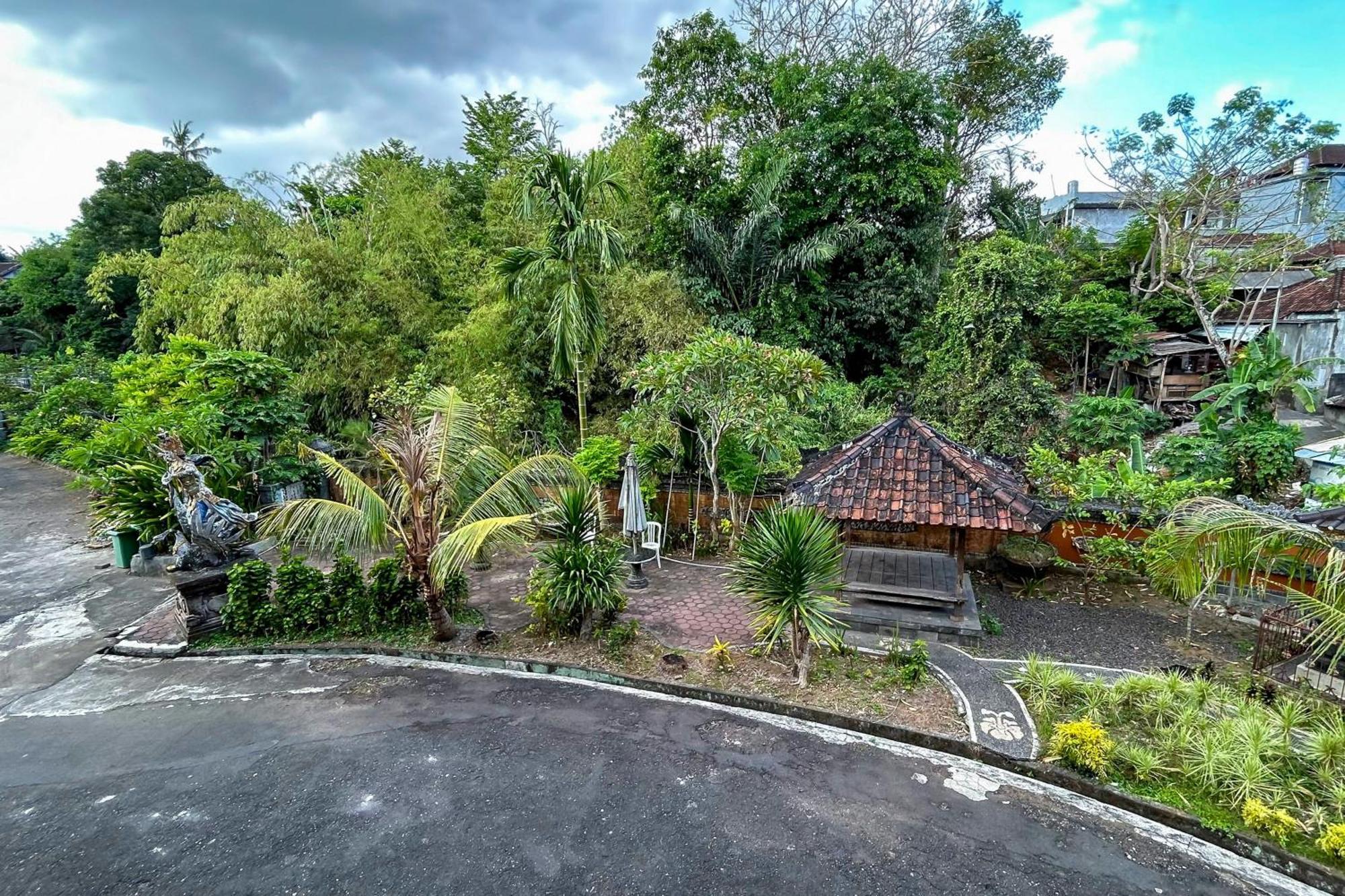 Batukaru Garden Hotel Ubung Denpasar Exterior foto