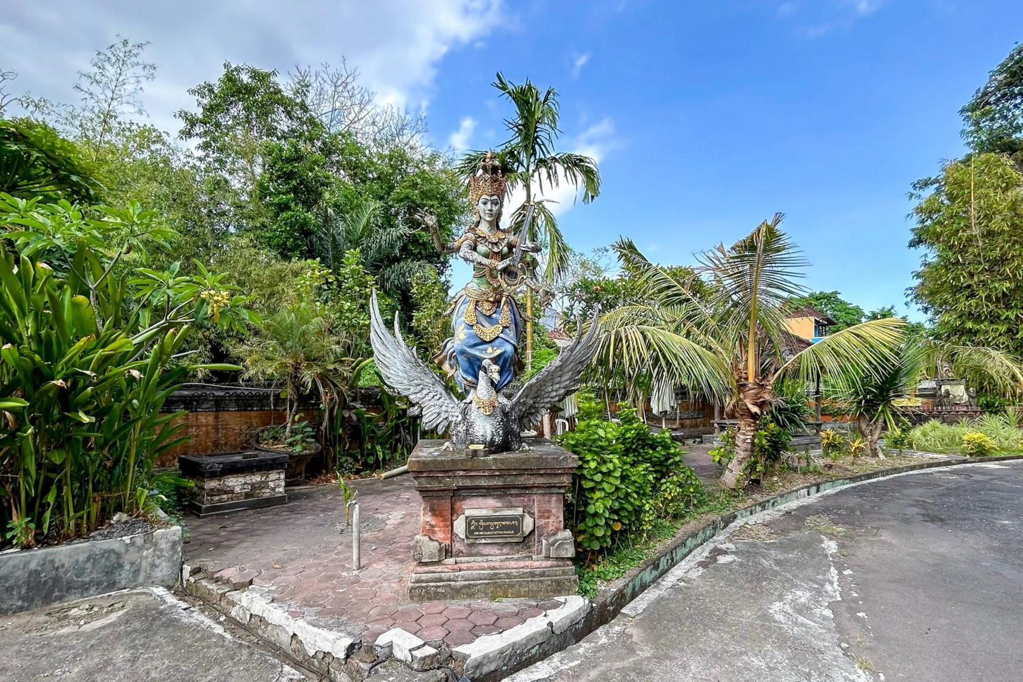Batukaru Garden Hotel Ubung Denpasar Exterior foto